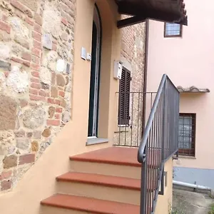 Autonomo Con Vista A Montepulciano Stazione